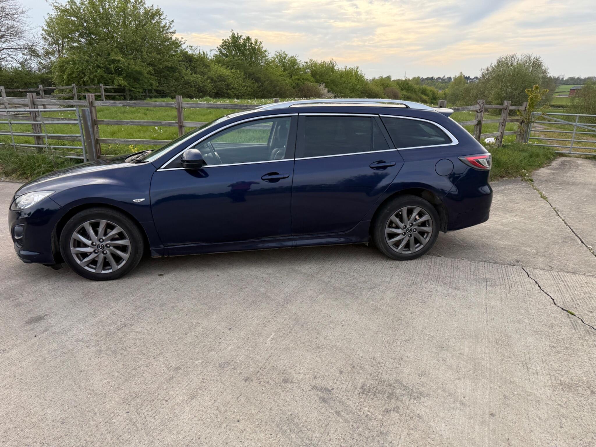 Mazda Mazda6 2.2d Venture Euro 5 5dr — photo 59 of 86